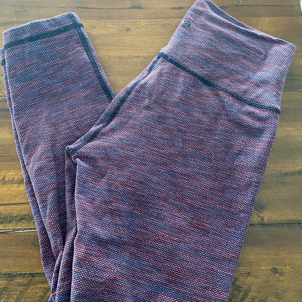 Size 6. I believe they are wunder under. EUC